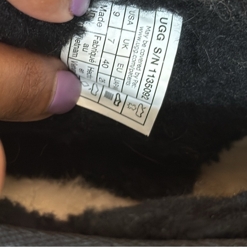 UGG Black Boots - Picture 4 of 4